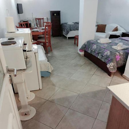 Maria'S Cozy Basement Studio ! Volos Exterior photo