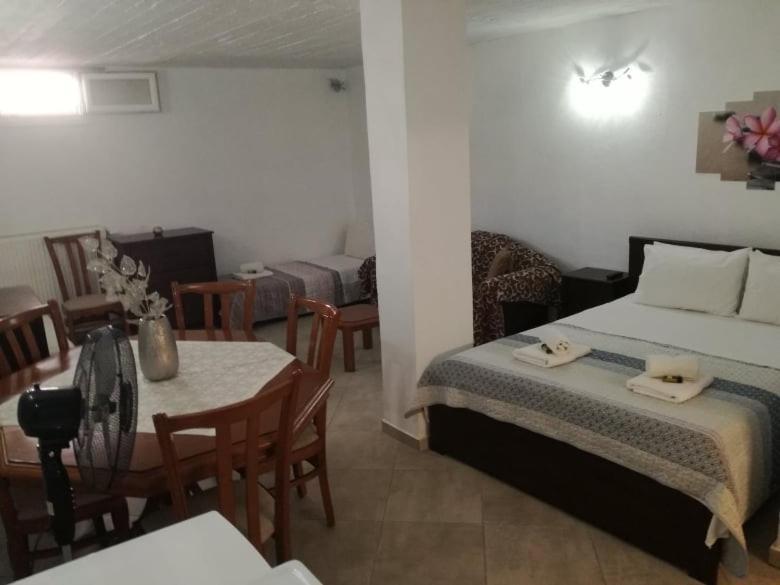 Maria'S Cozy Basement Studio ! Volos Exterior photo